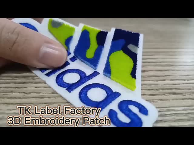 熱伝達は衣服のための刺繍された布のパッチによってカスタマイズされる設計を分類する