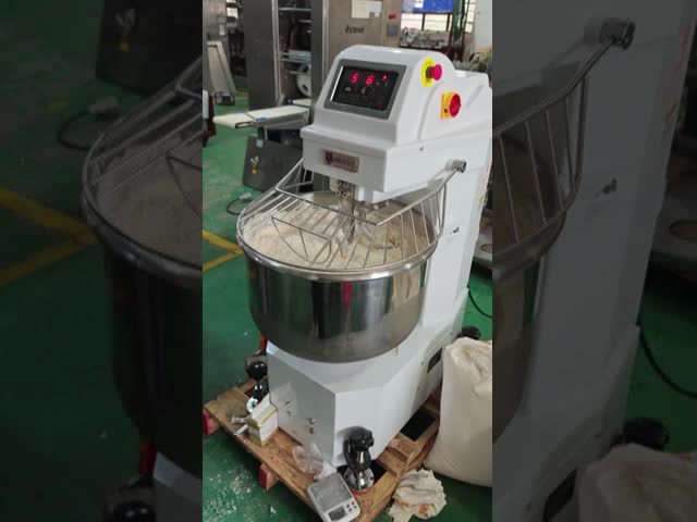 Food - grade 304 stainless steel Dough Mixer  Multiple protections Replaceable stirring paddles