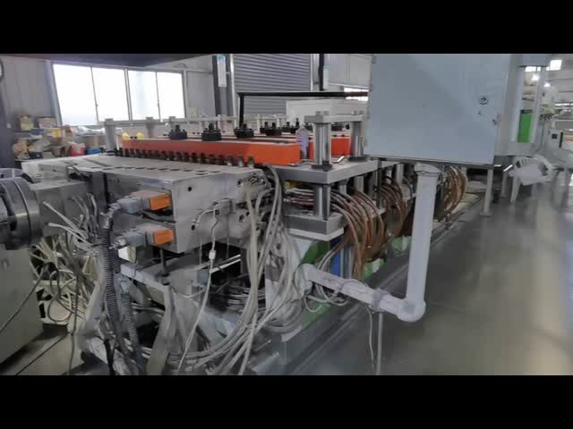 深センHYPETカーボンクリスタルプレート押出生産ライン、三層PVC発泡ボード設備製造機メーカー