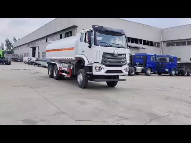 8*4 HOWO 中古石油タンカー トラック 350 hp シングルアンドハーフキャビン 30m3