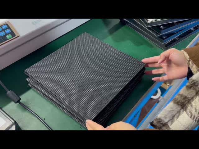 P1.953mm LEDスクリーンディスプレイボード 耐久性のある構造で防塵