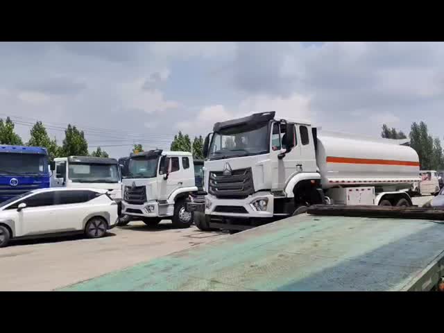 3つの車軸は45000リットル輸送のタンカーのオイル タンクのガソリン トラックのトレーラーに燃料を供給する