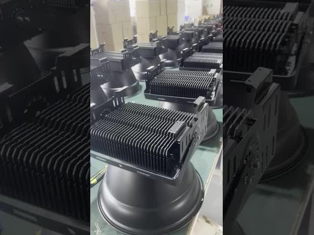 100W Full Spectrum LED Grow Light with SMD3030 LEDs for Indoor Plants and Gardens