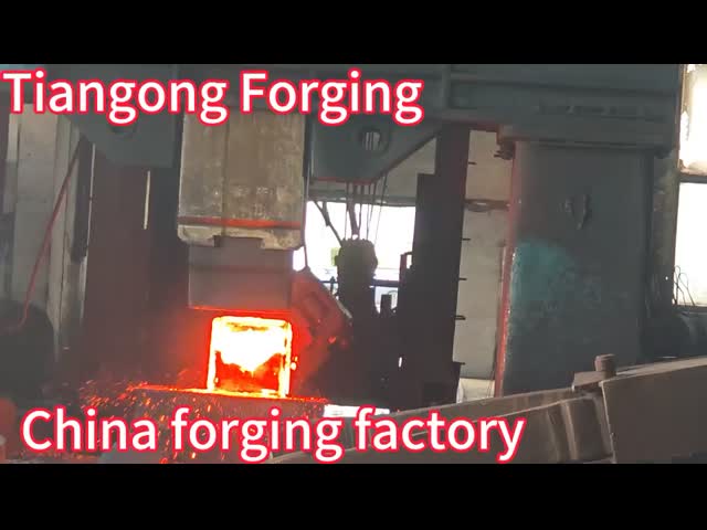 42CrNiMo Precision Free Forgings 42CrMo Excavator Breaker Hammers Forgings
