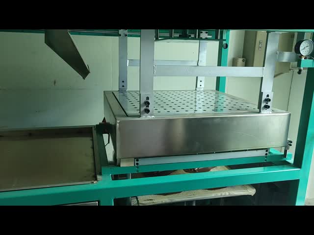 Small Semi Automatic PVC Blister Forming Machine with 560mm Forming Length 610mm Width and 120mm Height