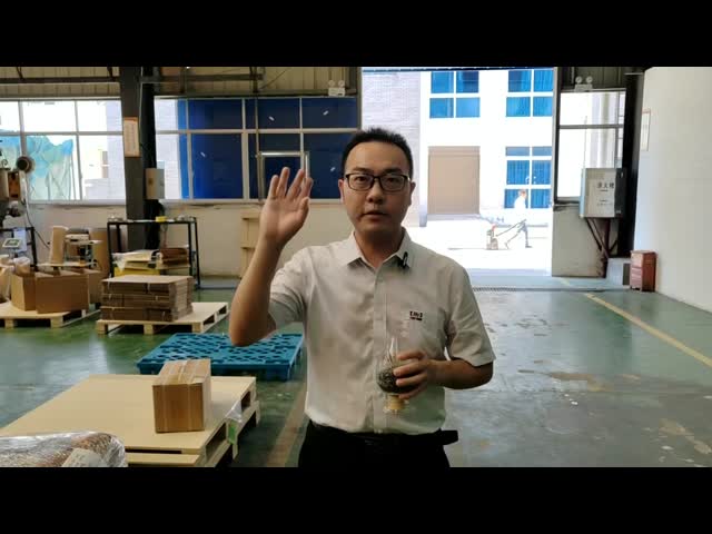 誘電性プラスチックの集塊