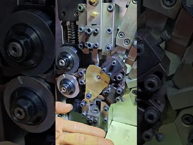 Three Axis CNC Spring Machine High Precision Spring Manufacturing Machine