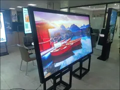 Large Size 86 inches IP66 Waterproof 3500nits Full Outdoor LCD Display UHD Advertising
