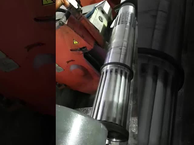 浸炭のまっすぐなスプライン ギヤ シャフト20Cr2Ni4 10mmのスプラインの幅