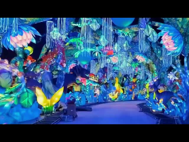 Romantic Pink Butterfly Floral Lantern Arch Set - Perfect for Festive Decorations