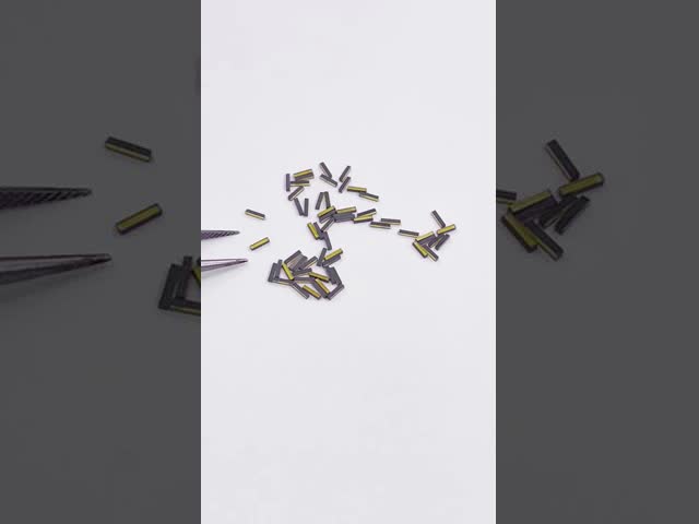シングルクリスタル合成工業ダイヤモンド Hpht CVD ダイヤモンドログ 4x 0.7x 0.7mm