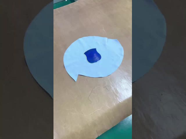 3Dはロゴ高周波TPUの注文の衣類パッチを浮彫りにした