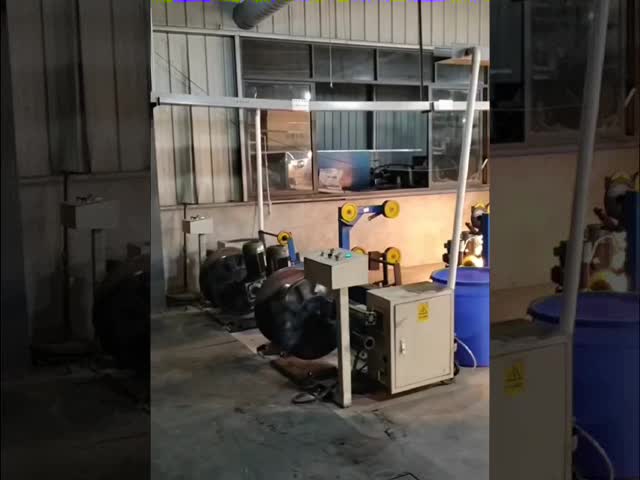 オプティカルケーブルを蝶形に導入