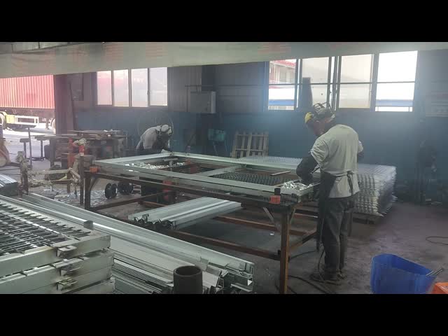 SGS Double Circle 50*200mm Welded Wire Garden Fence