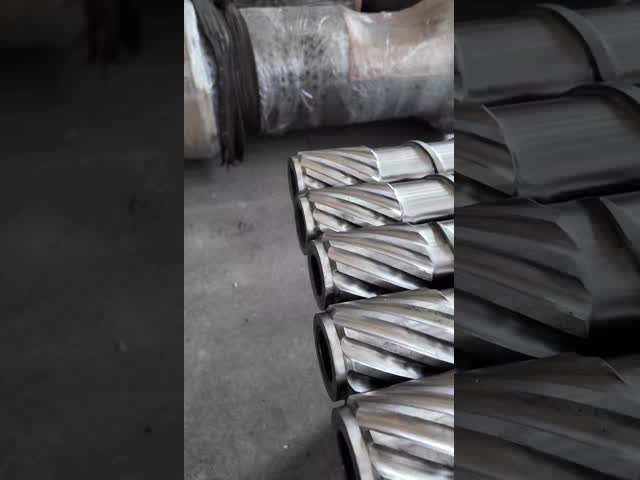 Nitriding Treatment Injection Screw Barrel 900-1000 HV Hardness