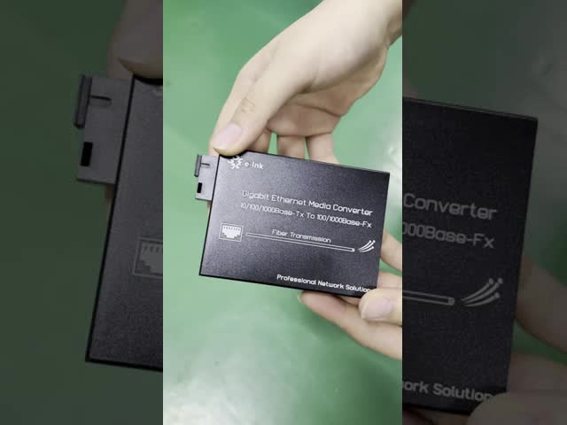 Gigabit Ethernet Media Converter with Multi-Mode and Single-Mode Fiber