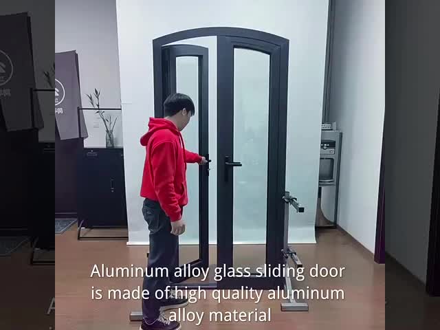 粉末で覆われたアルミニウムガラス