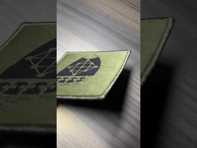 Glossy or Matte Finish Garment Patches Rectangular Customized Logo Durable