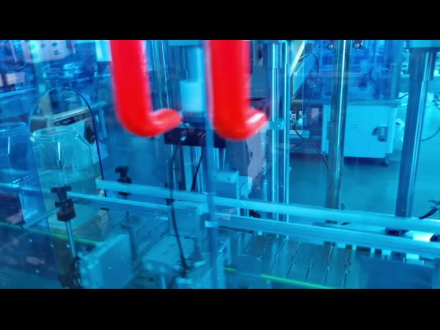 Auto linear capping machine for big bottle