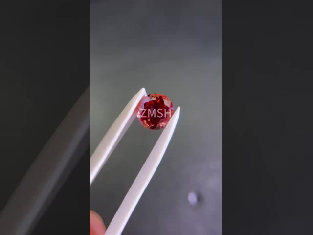 宝石 や 贅沢品 に 用い られる 実験室 で 栽培 さ れ た パドパラダッシャ サファイア