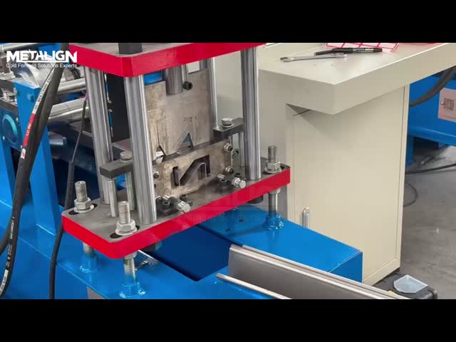 Chain Driven Z Beam Roll Forming Machine with 18 Forming Stations and 70mm Shaft Diameter