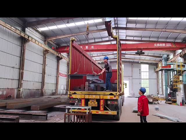 Portal Frame Prefabricated Steel Frame Building Custom Insulation