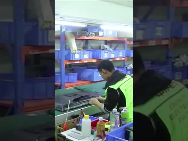 65 Inch Frame Style Smart TV with UHD 3840x2160 Resolution