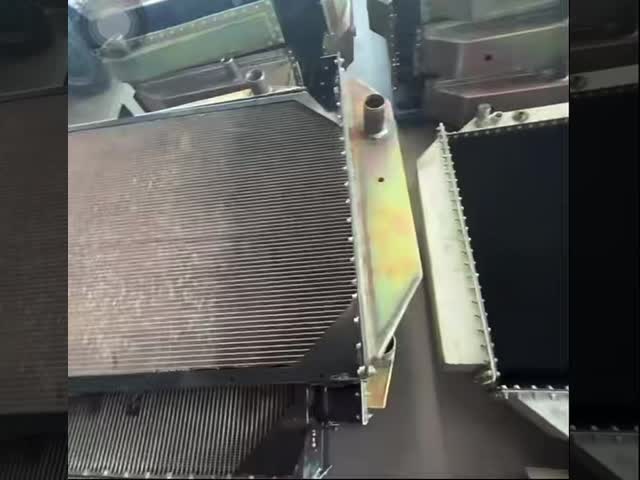 Toyota Hilux Aluminum Radiator OE 16400-5B610 Replacement