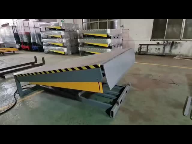 Loading Dock Ramp for Warehouse Loading and Unloading Cargos with Adjustable Height