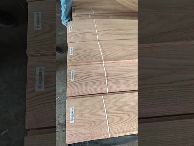 Custom Width Oak Veneer Sheets in Quarter Cut Grain for Customized Finish