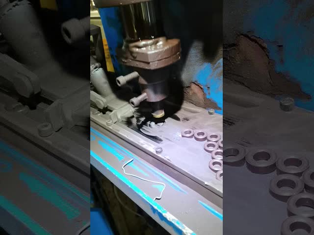 Rohs ISO9001 Easy to install products with good performance Split Clip-on Noise Filter ferrite Core soft ferrite core