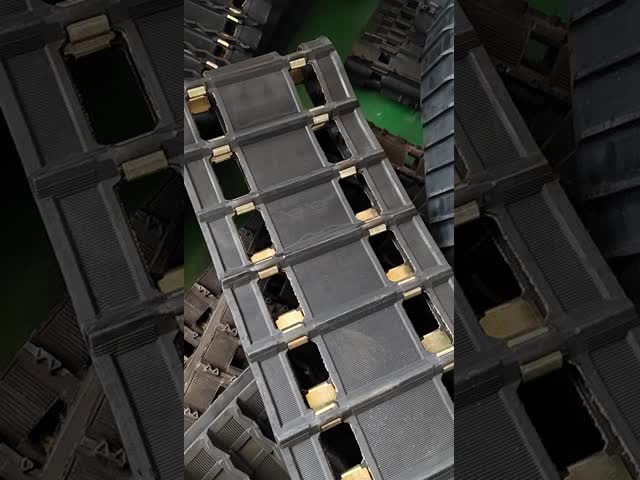 Snoscoot Snowmobile Rubber Track 305X103.7X20 Overall With 20 Drive Lugs Length 2074mm 20 Link