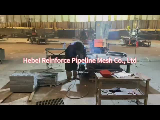 Welded Walkway Floor Galvanized Steel Gratings 1.2 M Width  Q 195 Material