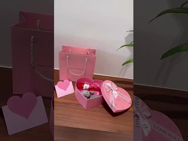 Greeting Card Rigid Presentation Boxes Pink Heart Box With Tote Bag Customizable