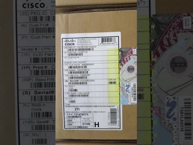 Cisco C9300-48T-A C9300-48T-E 9300の48港のデータ網の利点のGigbitネットワークのイーサネット スイッチ