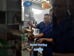 Machine de soudage à la ligne de soudeur manuelle en acier galvanisé video