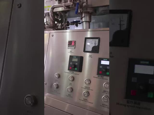 Lifting Type Cosmetic Vacuum Emulsifying Machine 20L With Bottom Homogenizer