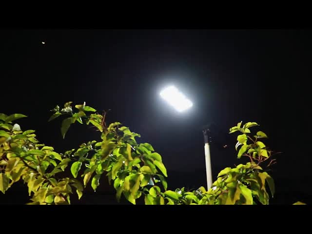 Cool White 150W Polysilicon Solar Floodlight Outdoor Waterproof Garden Security Lamp