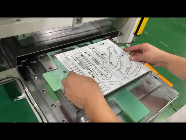 Industrial Grade PCB Depaneling Punch Machine Accurate Changeable Pcb Punch Die For Pcb Assembly