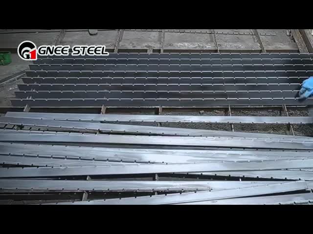 1mm Thick Expanded Metal Grating , 2.5mm - 50mm SWM Expanded Sheet Metal Mesh