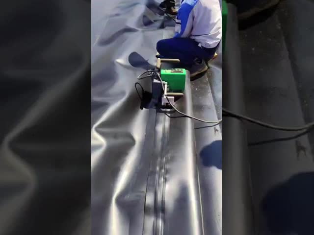 220V CX600 Geomembrane Hot Wedge Welding Machine 1.4 Kw