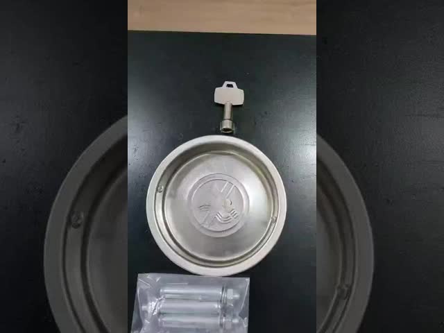 Stainless Steel Foot Pedal Trash Can for Outdoor Use