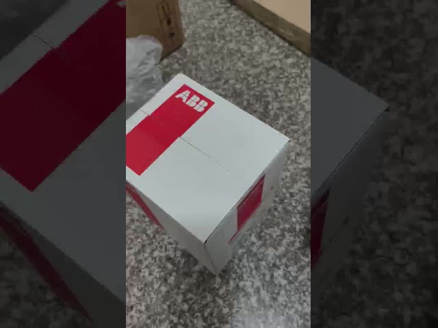 160A 1SDA068156R1 ABB XT4N Ekip LSI 4P Circuit Breaker 8.25x14x16cm 60Hz