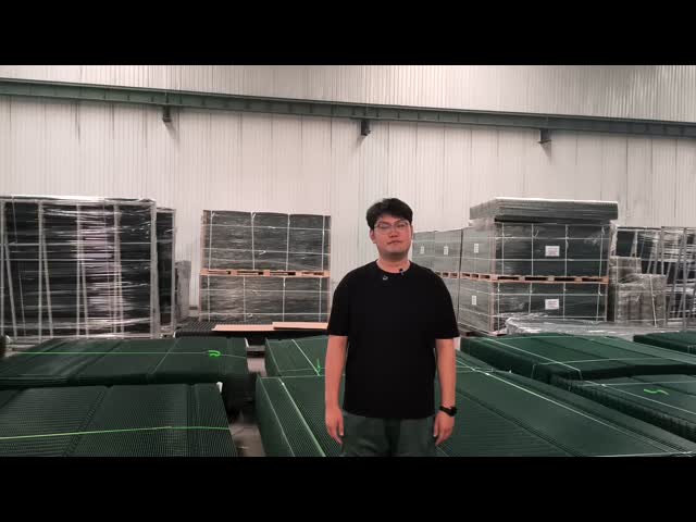 Interlocking Edge Protection Barrier with Tool-free Assembly