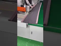 Machine à rideaux à entraînement différentiel supérieur et inférieur pour divers besoins d'ourlet video