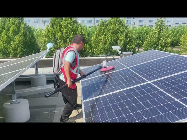 Water Fed Pole  Solar Panel Cleaning Brush 360R/Min Dry Wet Solar Power Cleaning Service