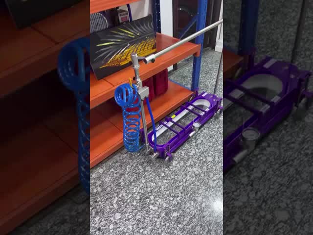 Vacuum box weld leakage detection system