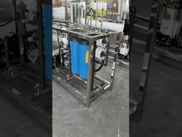 A 500L seawater desalination device that meets the standards for domestic water use