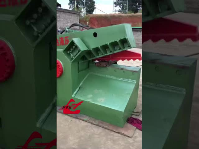 Scrap Metal Alligator Shear 400 Ton 1200mm Blade For Recycling And Steel Cutting