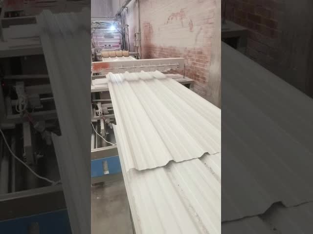 White Calcium Carbonate 1070mm UPVC Roofing Tiles 2mm High Crest Thermoacoustic UPVC Ecoroof Roofing System Popular Latin America